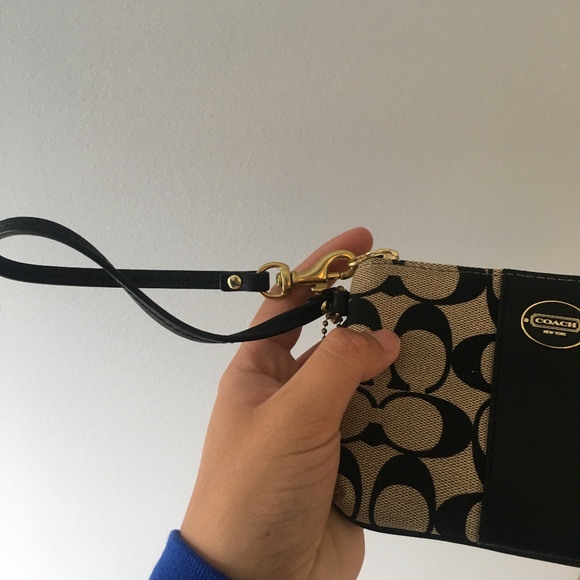 Coach Wristlet - Picture 4 of 5